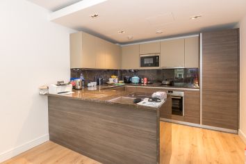 1 bedroom flat to rent in Sovereign Court, Hammersmith, W6-image 2