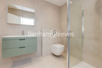 3 bedrooms flat to rent in Disraeli Road, Hammersmith, SW15-image 9