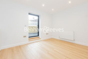 2 bedrooms flat to rent in Disraeli Road, Hammersmith, SW15-image 10