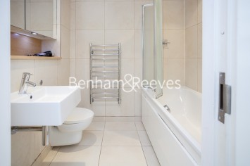 1 bedroom flat to rent in Times Square, Hooper Street, E1-image 3