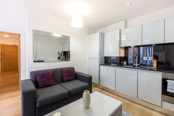 1  bedroom flat to rent in Lattice House, Alie Street, E1-image 2