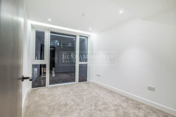 3 bedrooms flat to rent in Vaughan Way, Wapping, E1W-image 9