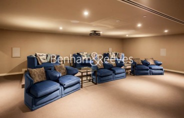 3  bedrooms flat to rent in Rosemary Building, Royal Mint Gardens, E1-image 9