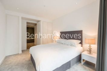 1 bedroom flat to rent in Piazza Walk, Aldgate, E1-image 4
