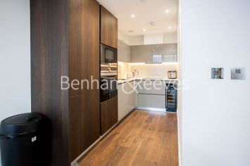 1 bedroom flat to rent in Piazza Walk, Aldgate, E1-image 6