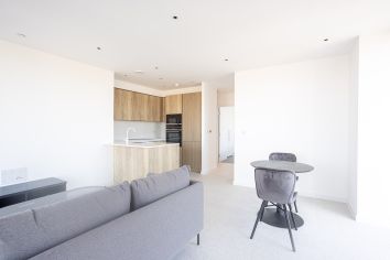 1 bedroom flat to rent in Jacquard Point, Silk District, E1-image 14