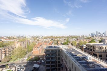 1 bedroom flat to rent in Jacquard Point, Silk District, E1-image 17