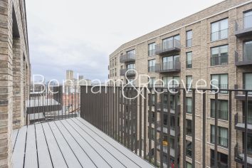 2 bedrooms flat to rent in Bouchon Point, Whitechapel, E1-image 6