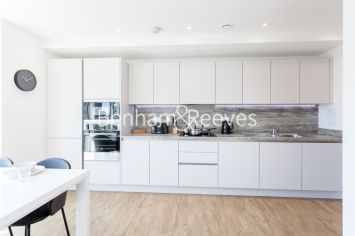 2 bedrooms flat to rent in Bailey Street, Surrey Quays, SE8-image 2