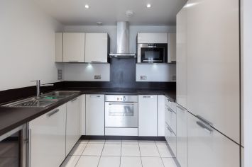 1  bedroom flat to rent in Canada Water, London, SE16-image 2