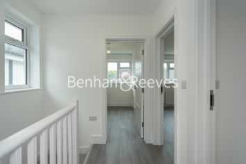 3 bedrooms flat to rent in Waters Road, Kingston, KT1-image 8
