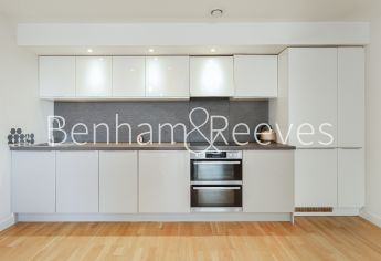 2 bedrooms flat to rent in Myrtle Court, Baltic Avenue, TW8-image 2