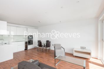 1 bedroom flat to rent in Wandsworth Road, Nine Elms Point, SW8-image 2