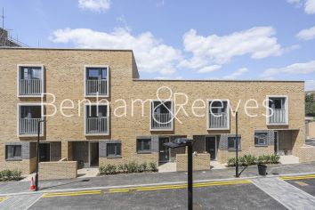 3 bedrooms house to rent in Cherry Mews, Tooting, SW17-image 6