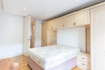 3 bedrooms flat to rent in St. John's Wood Park, St. John's Wood, NW8-image 3