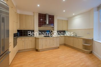 4 bedrooms flat to rent in East Heath Road, Hampstead, NW3-image 2