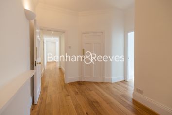 4 bedrooms flat to rent in East Heath Road, Hampstead, NW3-image 12