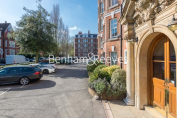 4 bedrooms flat to rent in East Heath Road, Hampstead, NW3-image 14