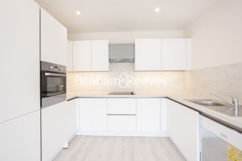 2 bedrooms flat to rent in Inglis Way, Hampstead, NW7-image 2