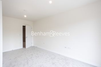 2 bedrooms flat to rent in Inglis Way, Hampstead, NW7-image 3