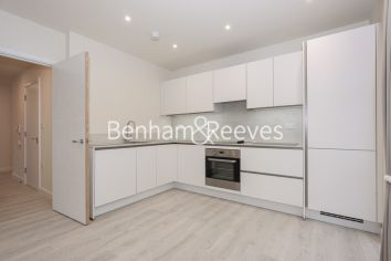 2 bedrooms house to rent in Fritillary Apartments, Harewood Avenue, NW7-image 2