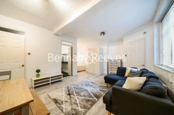 Studio flat to rent in Greencroft Gardens, Hampstead, NW6-image 10