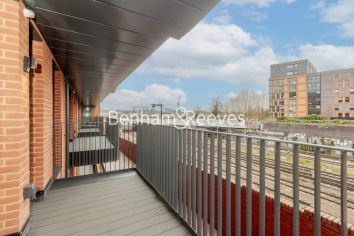 2 bedrooms flat to rent in West Hampstead Central, West End Lane, NW6-image 6