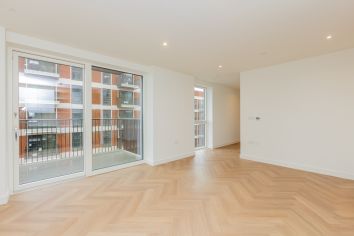 1 bedroom flat to rent in Silkstream, Hendon, NW9-image 1