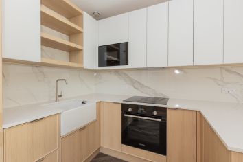 2  bedrooms flat to rent in Henshaw Parade, Hendon, NW9-image 2