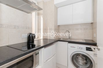 Studio flat to rent in Chelsea Cloisters, Sloane Avenue SW3-image 3