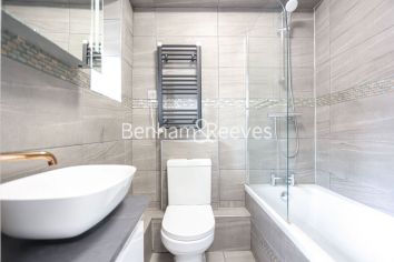 3 bedrooms flat to rent in Chelsea Manor Court, Chelsea, SW3-image 9