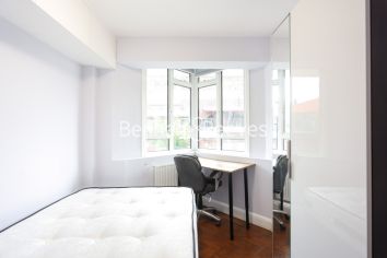 3 bedrooms flat to rent in Chelsea Manor Court, Chelsea, SW3-image 22