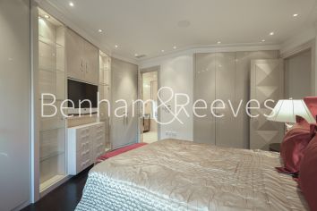 3 bedrooms flat to rent in Empire House, Thurloe Place, SW7-image 28