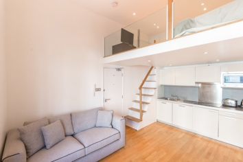 Studio flat to rent in St Stephens Gardens, Lancaster Gate, W2-image 1