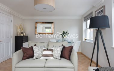 1 bedroom flat to rent in Trafalgar Gardens, Kensington, W8-image 16