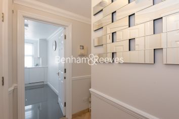 1 bedroom flat to rent in Trafalgar Gardens, Kensington, W8-image 17