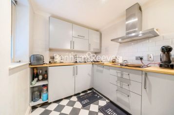 3 bedrooms flat to rent in Courtfield Gardens, Kensington, SW5-image 2