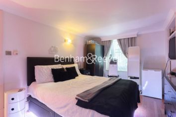 3 bedrooms flat to rent in Courtfield Gardens, Kensington, SW5-image 6