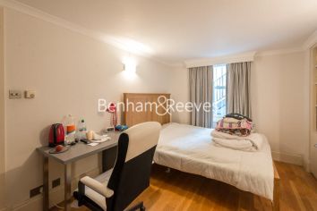 3 bedrooms flat to rent in Courtfield Gardens, Kensington, SW5-image 12