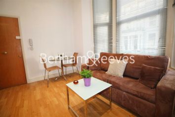 Studio flat to rent in Cheniston Gardens, Kensington, W8-image 2