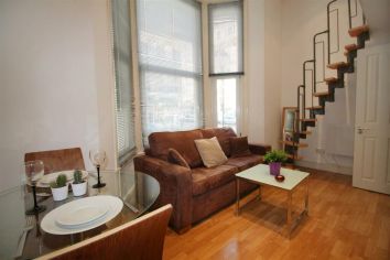 Studio flat to rent in Cheniston Gardens, Kensington, W8-image 4