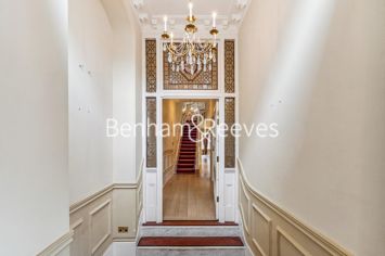 6  bedrooms house to rent in Cheniston Gardens, Kensington, W8-image 19