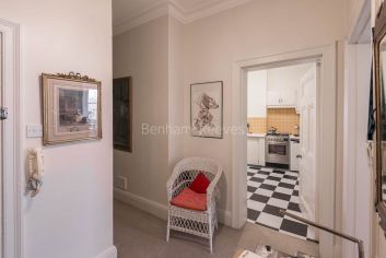 1 bedroom flat to rent in Kensington Court, Kensington, W8-image 10