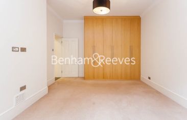 3 bedrooms flat to rent in Kensington Court Mansions, Kensington, W8-image 3