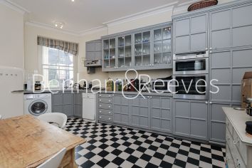 1 bedroom flat to rent in Durward House, Kensington Court, W8-image 2