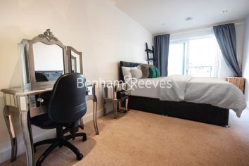 3 bedrooms flat to rent in Boulevard Drive, Colindale, NW9-image 8