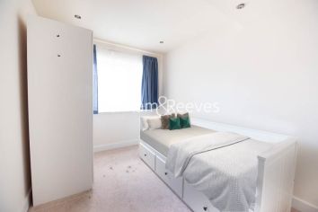 3 bedrooms flat to rent in Boulevard Drive, Colindale, NW9-image 11