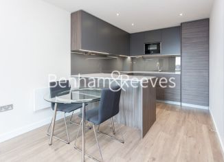 1 bedroom flat to rent in Beaufort Square, Colindale, NW9-image 2