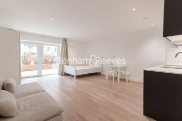 Studio flat to rent in Beaufort Square, Beaufort Park, NW9-image 8