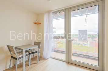 1 bedroom flat to rent in Mar House,The Hyde, NW9-image 3